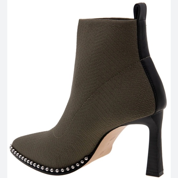 BCBGENERATION Gray Textured Beya Studded Detail Pointed Toe Ankle Bootie 6 1/2 - Picture 1 of 10